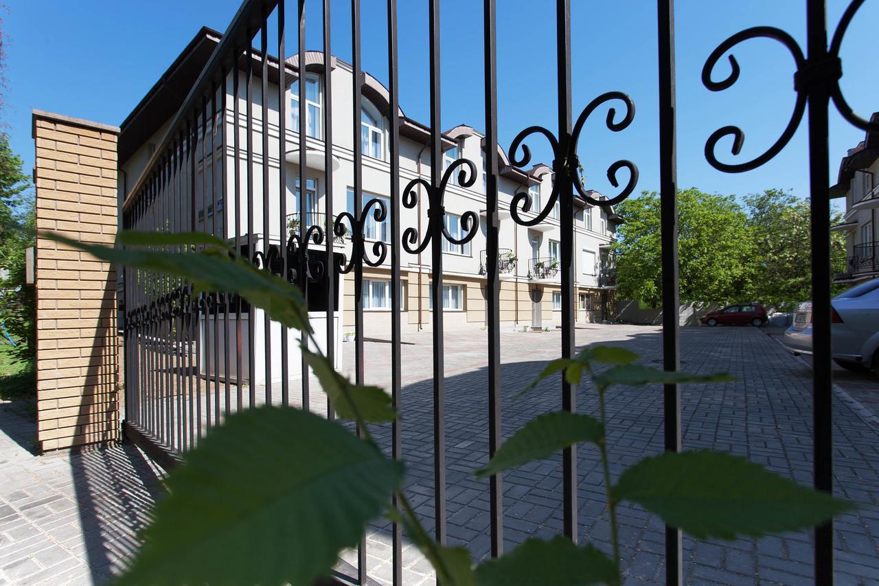 Aparthotel Sumskaya Apartments Киев Екстериор снимка